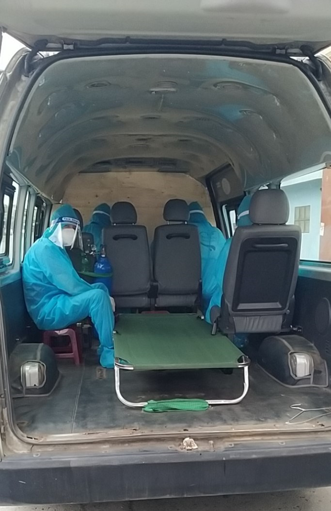 Xe khách 16 chỗ của Phương Trang cải tạo thành xe cứu thương