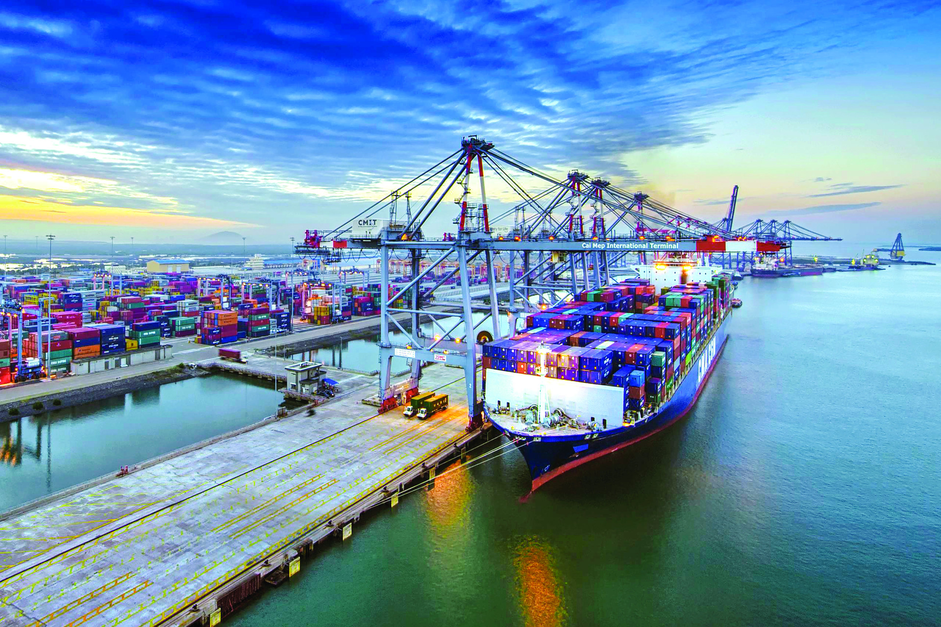 Cụm cảng Cái Mép - Thị Vải sẽ phát triển ngang tầm khu vực vào năm 2030 và trở thành một đầu mối cảng biển đẳng cấp thế giới vào năm 2045 