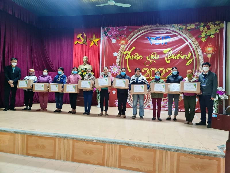 500 suất quà được VSIP Nghệ An trao tặng người nghèo dịp Tết Nhâm Dần