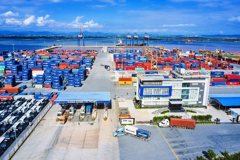 The upcoming six Panamax STS cranes will be equipped at Nam Dinh Vu and Nam Hai Dinh Vu ports (Hai Phong City).