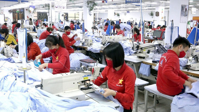 Việt Nam là lựa chọn ưu tiên khi khách hàng lớn, đơn hàng lớn trên thế giới quay trở lại đặt hàng dệt may. Ảnh: MOIT