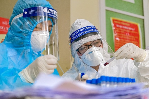 Số mắc COVID-19 trung bình trong 7 ngày qua giảm còn 27.914 ca/ngày