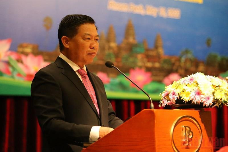 Đại sứ Nguyễn Huy Tăng phát biểu ý kiến tại hội thảo. (Ảnh: Nguyễn Hiệp)