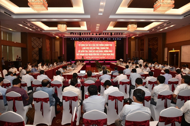 Phó Thủ tướng Lê Minh Khái nêu rõ, dù có nhiều khó khăn vướng mắc nhưng các địa phương đã phối hợp với các bộ ngành triển khai các giải pháp và đã đạt kết quả bước đầu trong giải ngân đầu tư công. Ảnh VGP/Trần Mạnh