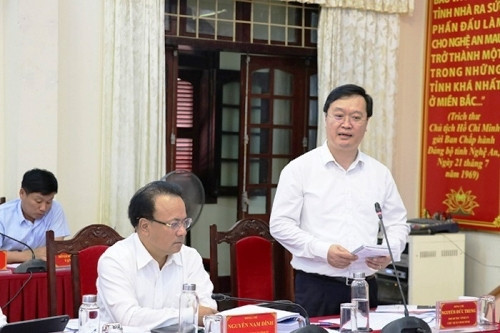 Chủ tịch UBND tỉnh Nghệ An Nguyễn Đức Trung cho rằng trong xây dựng Quy hoạch cần nhìn nhận đầy đủ, trung thực, khách quan về không gian và điều kiện phát triển kinh tế - xã hội của địa phương (ảnh: Phan Quỳnh)