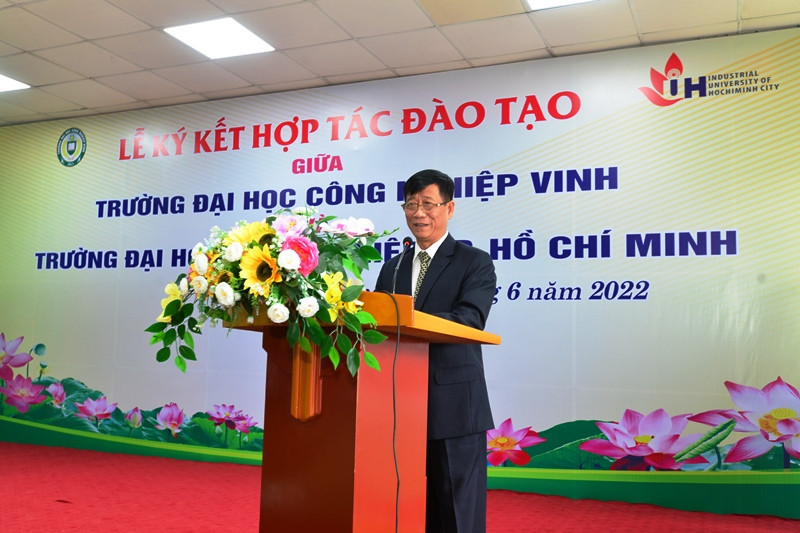 Phó Hiệu trưởng Trường Đại học Công nghiệp Thành phố Hồ Chí Minh phát biểu (ảnh: Phó Bá Cường).