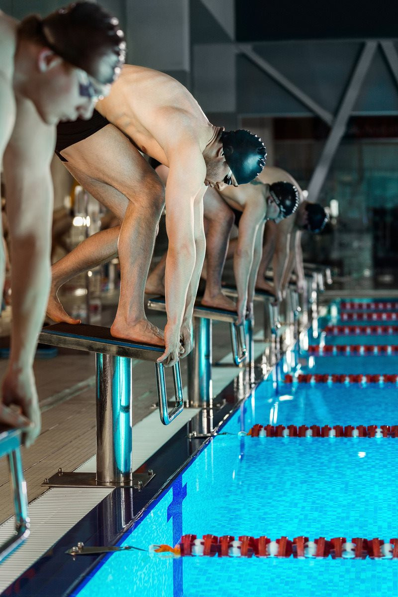 men-standing-starting-blocks-preparing-1-.jpg