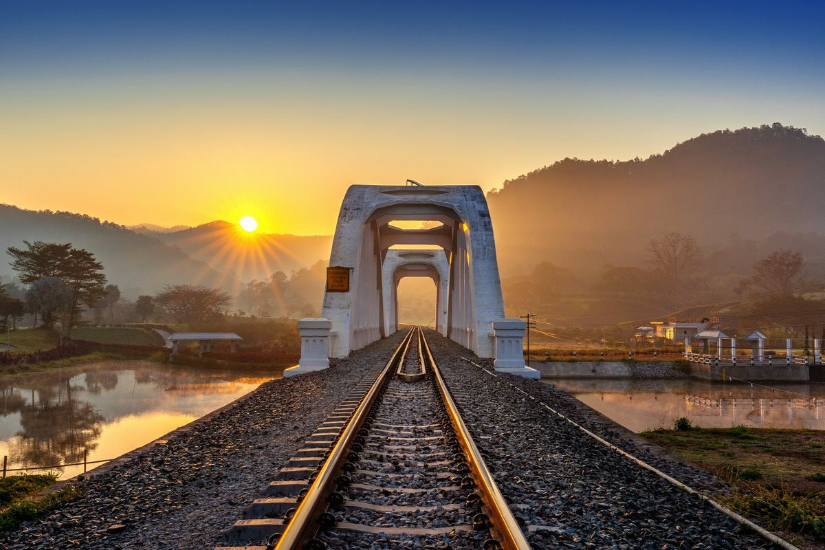 thachomphu-railway-bridge-white-bridge-sunrise-lamphun-thailand-1-.jpg