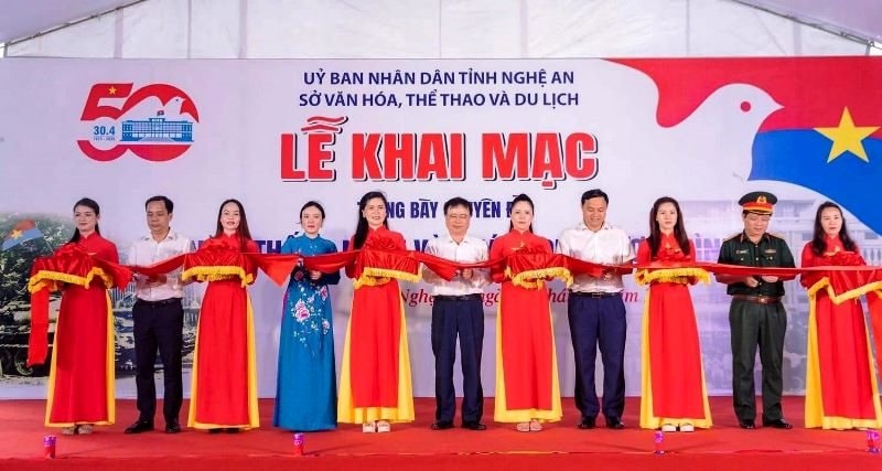trungbayanh-50namthongnhat1.jpg