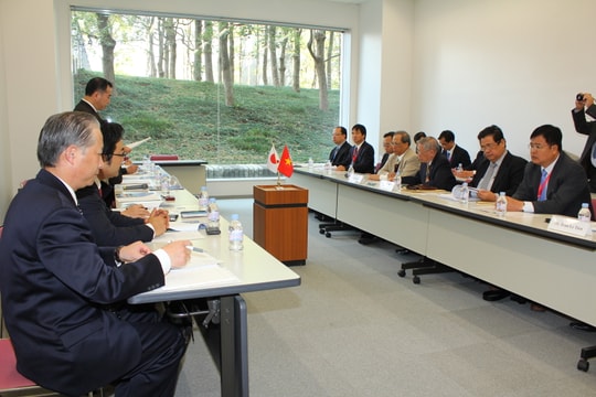 Thăm Phòng thương mại – Công nghiệp và chính quyền cảng Kawasaki