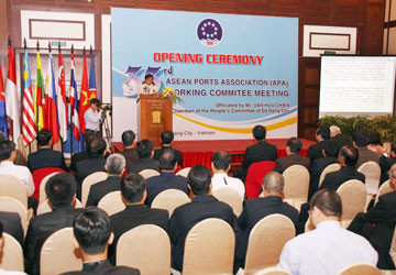 Phát triển bền vững cảng biển ASEAN