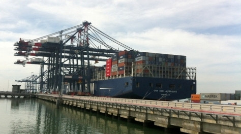 Việt Nam: thương cảng hoà bình và phát triển