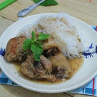 Hấp dẫn gà nấu sả, lá chanh