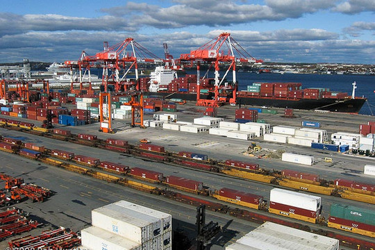 Government of Canada invests in efficiency and competitiveness at the Port of Halifax