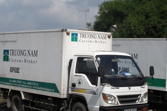 Truong Nam JS Customs Broker  “Connecting arm” between customs and enterprises