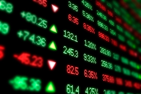 Sau 9 năm, VN – Index lập đỉnh mới