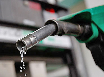 Giá xăng, dầu đồng loạt tăng từ 300 đến 600 đồng