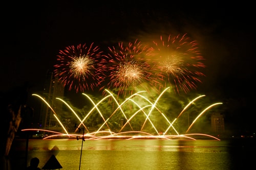 Lộng lẫy sắc màu đêm khai hội DIFF 2017