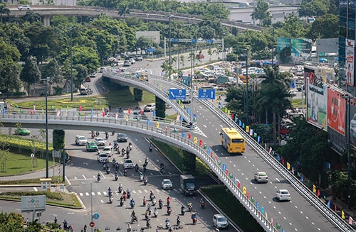 Xây cầu, mở đường giải cứu kẹt xe: Hiệu quả đến đâu?