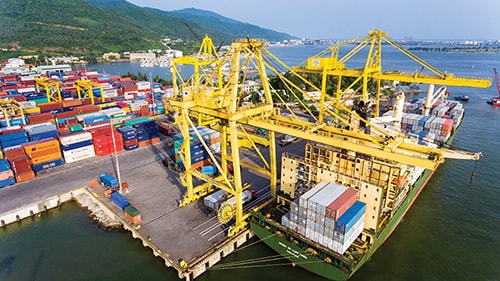 Cuộc đua giữa các cảng miền Trung