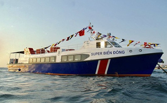Tàu khách Super Biển Đông tông chìm tàu cá, 3 người rơi xuống biển