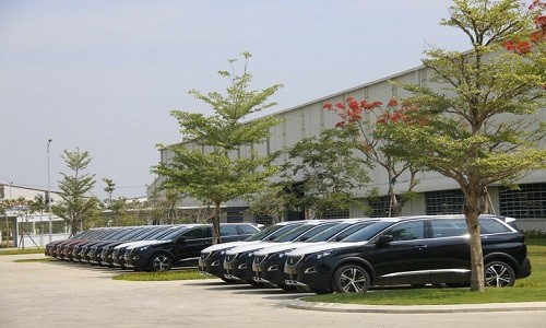 Thaco khánh thành nhà máy xe du lịch cao cấp và ra mắt xe Peugeot Traveller