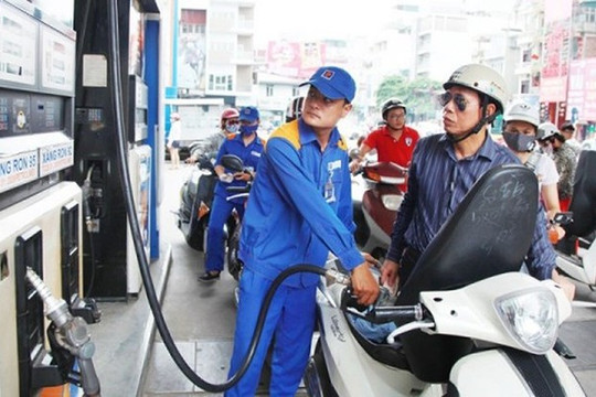 16/8: Giá xăng dầu tiếp tục giảm kể từ 15h