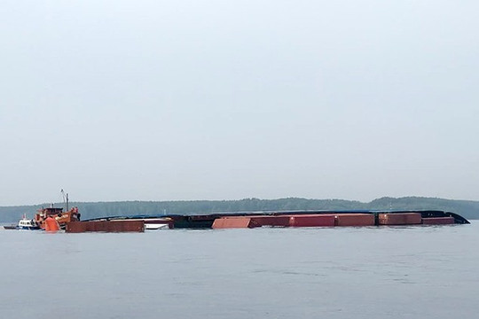 Tàu chở container chìm trên sông Lòng Tàu: Nhiều hãng tàu thông báo tăng phụ phí
