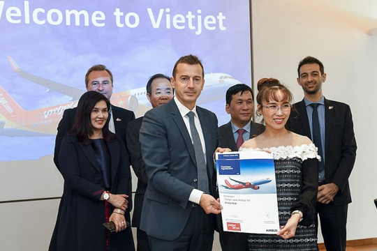 Vietjet và Airbus ký kết hợp đồng mua 20 tàu bay thế hệ mới A321XLR