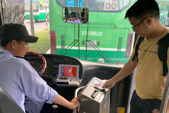 Năm 2021, xe buýt TP. HCM thanh toán bằng vé điện tử