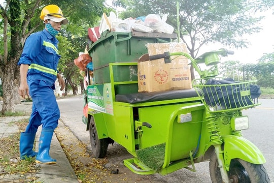 Đà Nẵng: Vì sao xe điện ba gác thu gom rác chưa được cấp phép?