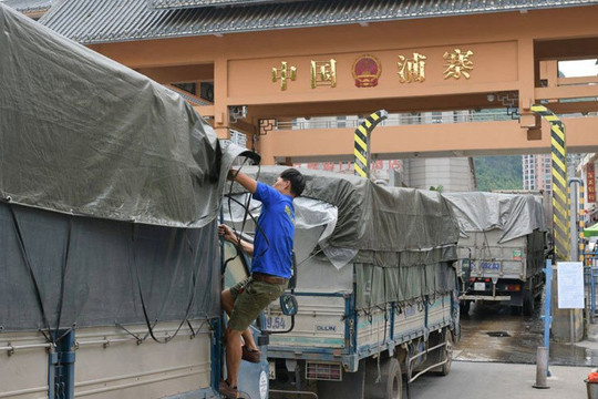 Tháo gỡ khó khăn cho hoạt động xuất nhập khẩu sang Trung Quốc do virus Corona