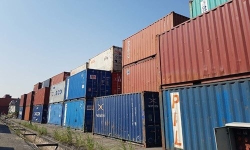 Cảng biển mất triệu USD phí gửi container vô chủ