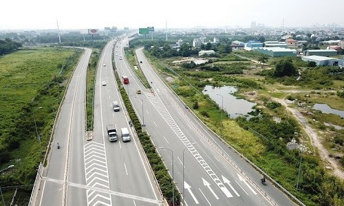 Hướng nào cho tuyến cao tốc Bắc - Nam qua Bình Định?
