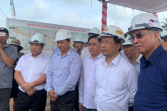 Thứ trưởng Bộ GTVT Nguyễn Nhật thăm Dự án cao tốc Trung Lương - Mỹ Thuận
