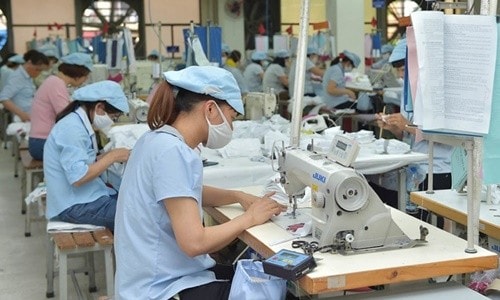 Ngấm “đòn” COVID-19 lần 2, doanh nghiệp xoay xở thế nào?