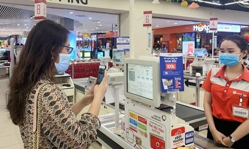 Thanh toán không dùng tiền mặt: Thêm tiện ích, tạo thói quen