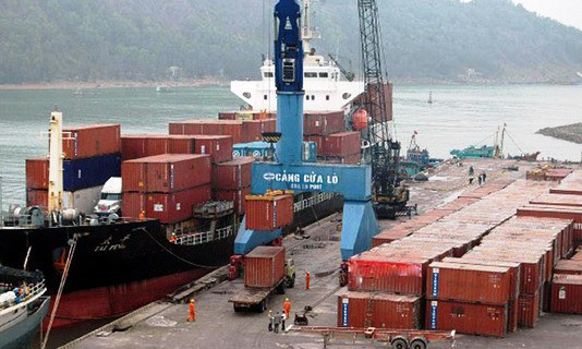 Nghệ An, hàng hóa lưu thông qua cảng biển tăng trong 9 tháng đầu năm