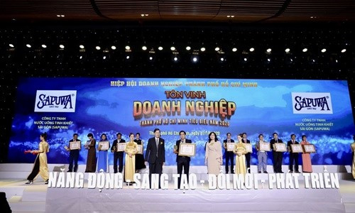 SAPUWA đón nhận danh hiệu doanh nghiệp TP. HCM tiêu biểu 2020