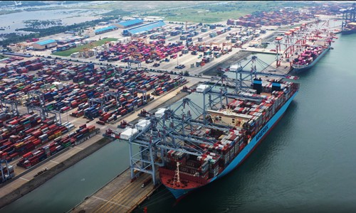 Tàu container lớn nhất thế giới cập cảng quốc tế Cái Mép