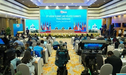 Bế mạc Hội nghị Cấp cao ASEAN 37: Đề cao gắn kết cộng đồng