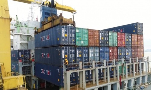 Xuất khẩu gặp khó vì thiếu container rỗng trong mùa cao điểm