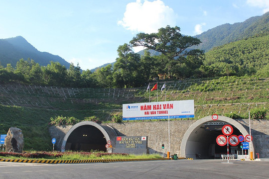 Bộ GTVT kiến nghị Chính phủ sớm tháo gỡ nút thắt cho Dự án hầm Hải Vân 2