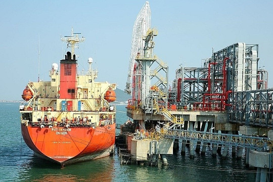 66 chuyến tàu container quốc tế vận chuyển hàng hóa qua cảng Nghi Sơn