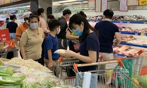 TP. HCM: Hàng hóa sôi động sau Tết, sức mua tăng