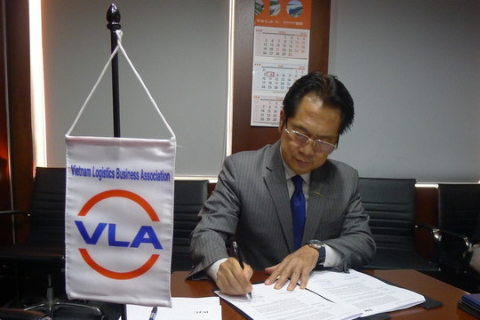 Hiệp hội VLA ký kết văn bản hợp tác với Tổ chức Dubai Logistics World
