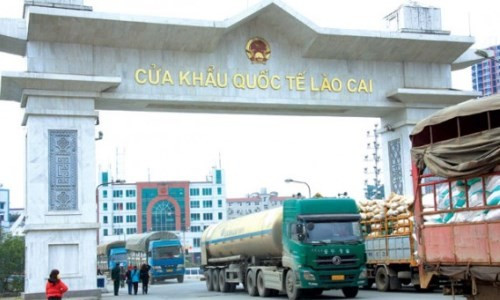 Hàng hóa xuất, nhập khẩu qua các cửa khẩu Lào Cai vượt 2 tỷ USD