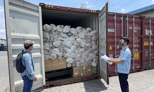 Hơn 1 tháng, trên 75.000 lô hàng được thông quan qua cảng Cát Lái