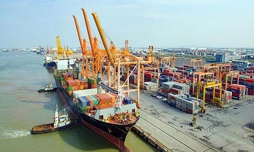 Hàng container qua cảng biển Việt Nam tăng trưởng ổn định