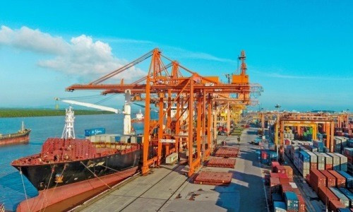 Hơn 15 triệu tấn hàng hóa qua cảng Hải Phòng